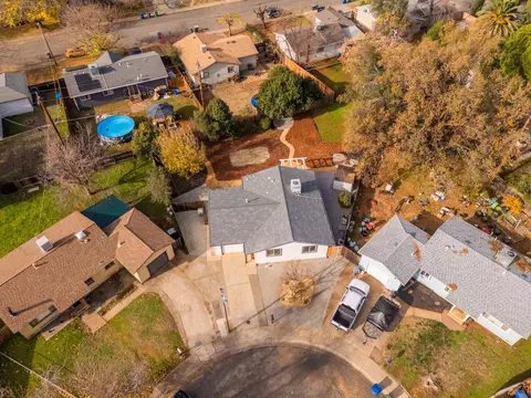 View/Area - 2058 Deimos Ct, Redding, CA 96002 photo 4 of 7