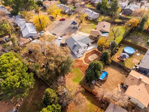 View/Area - 2058 Deimos Ct, Redding, CA 96002 photo 6 of 7