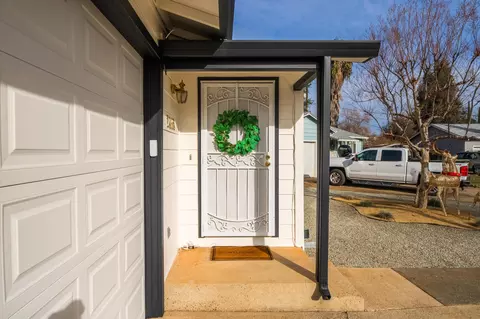 Entry Way - 2058 Deimos Ct, Redding, CA 96002 photo 1 of 1