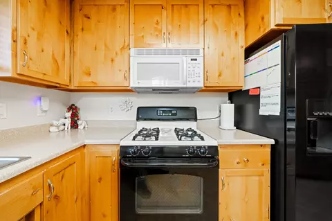 Kitchen - 2058 Deimos Ct, Redding, CA 96002 photo 2 of 2