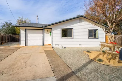 Exterior - 2058 Deimos Ct, Redding, CA 96002 photo 8 of 9