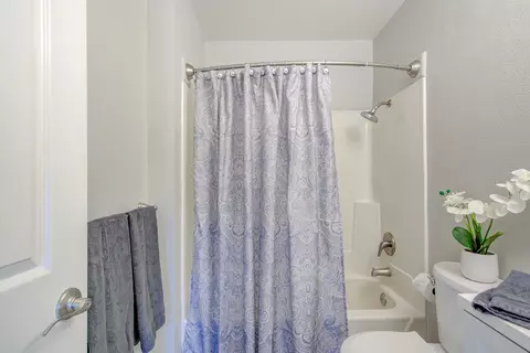 Bath - 841 Springer Dr, Redding, CA 96003 photo 2 of 4