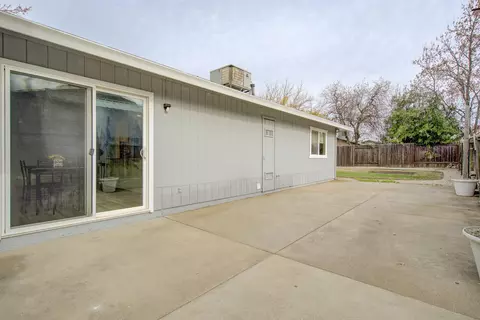 Exterior - 841 Springer Dr, Redding, CA 96003 photo 2 of 5