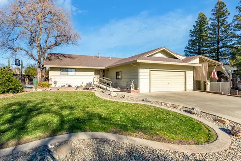 2466 Marinda Way, Redding, CA 96001