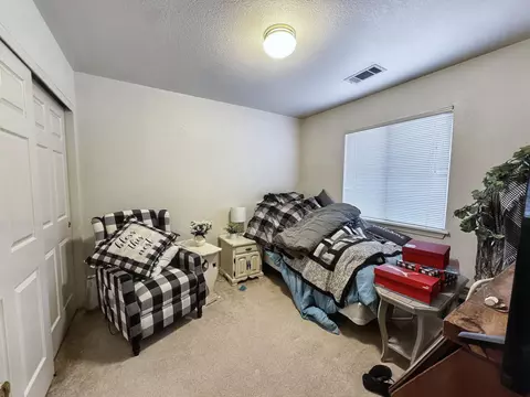 Bedroom - 1148 Burton Dr, Redding, CA 96003 photo 2 of 4