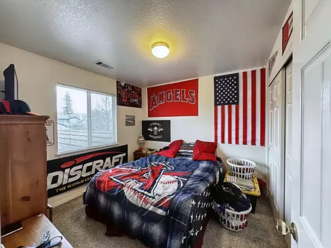 Bedroom - 1148 Burton Dr, Redding, CA 96003 photo 4 of 4