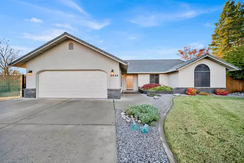 4446 Heather Ridge Ln, Redding, CA 96001