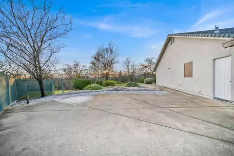 Exterior - 4446 Heather Ridge Ln, Redding, CA 96001 photo 2 of 2