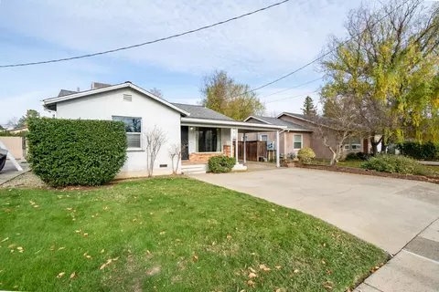 914 Yuba St, Redding, CA 96001 photo 2