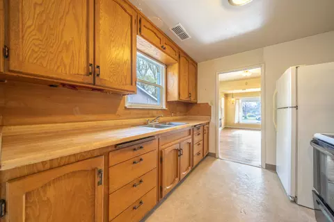 914 Yuba St, Redding, CA 96001 photo 10