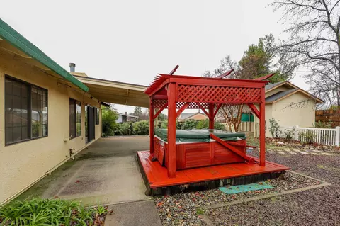 2124 Hacienda St, Redding, CA 96003 photo 21