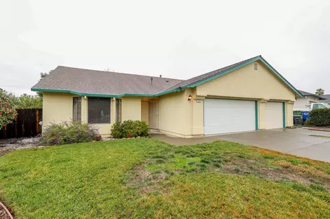 2124 Hacienda St, Redding, CA 96003