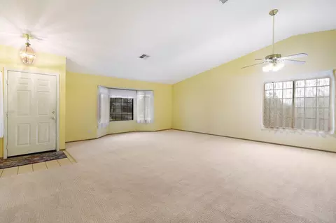 2124 Hacienda St, Redding, CA 96003 photo 7
