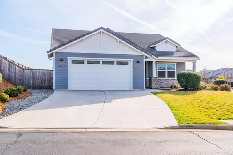 3001 Luke Trl, Redding, CA 96002