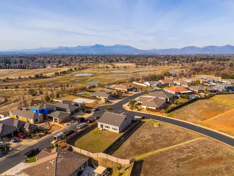 3001 Luke Trl, Redding, CA 96002 photo 38