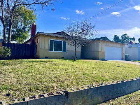 185 Kaer Ave, Red Bluff, CA 96080 photo 2