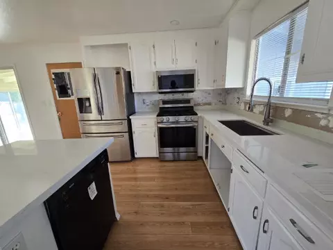 4405 Melody Ln, Redding, CA 96001 photo 2