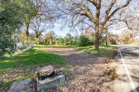 5750 Cedars Rd, Redding, CA 96001 photo 1