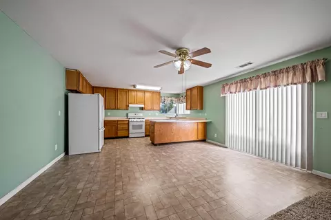 3657 Capricorn Way, Redding, CA 96002 photo 9