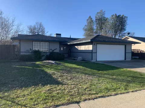 3663 Lake Forest Dr, Redding, CA 96003