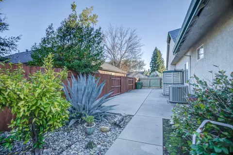 3042 Western Oak Dr, Redding, CA 96002 photo 45