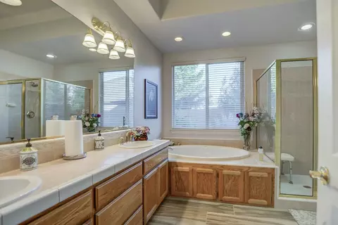 3042 Western Oak Dr, Redding, CA 96002 photo 34