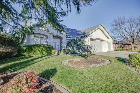 3042 Western Oak Dr, Redding, CA 96002 photo 2