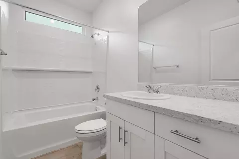 Bath - 3076 Sebring Ave, Redding, CA 96002 photo 1 of 1