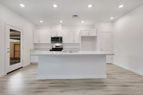Kitchen - 3076 Sebring Ave, Redding, CA 96002 photo 2 of 3