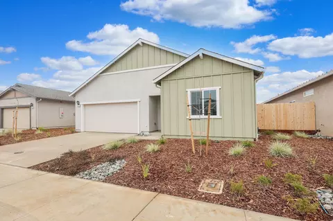 Exterior - 3076 Sebring Ave, Redding, CA 96002 photo 2 of 5
