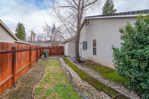 Exterior - 1128 Grouse Dr, Redding, CA 96003 photo 5 of 9