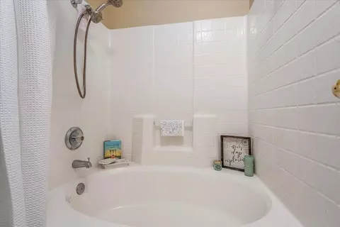 Bath - 1128 Grouse Dr, Redding, CA 96003 photo 2 of 3