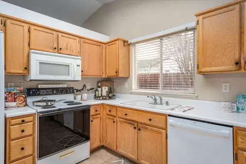 Kitchen - 1128 Grouse Dr, Redding, CA 96003 photo 2 of 2