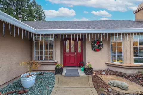 2314 Castlewood Dr, Redding, CA 96002 photo 3