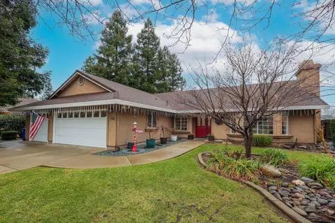 2314 Castlewood Dr, Redding, CA 96002 photo 2
