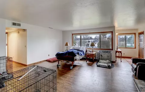 6755 Peach Ln, Redding, CA 96002 photo 3