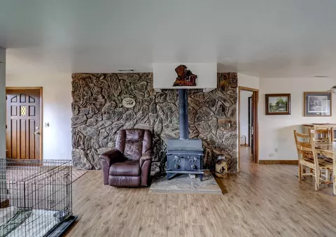6755 Peach Ln, Redding, CA 96002 photo 4