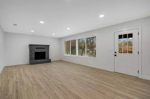 6000 Emerald Ln, Redding, CA 96001 photo 2