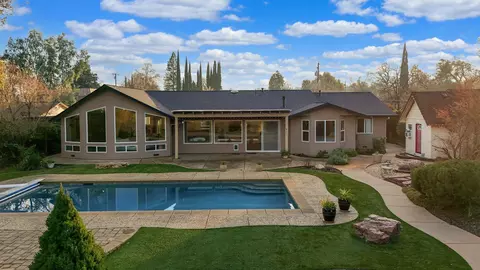 19018 River Crest Dr, Anderson, CA 96007