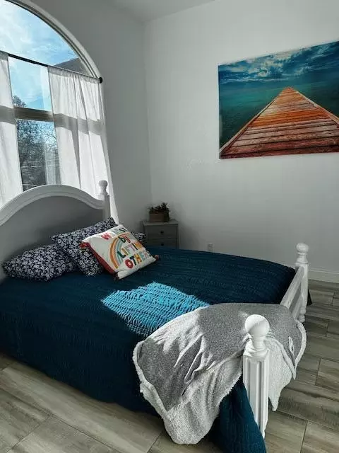 Bedroom - 20108 Old Alturas, Redding, CA 96003 photo 4 of 8