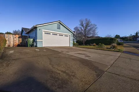1428 Duck Tail Ct, Redding, CA 96003 photo 5