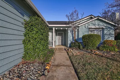 1428 Duck Tail Ct, Redding, CA 96003 photo 3