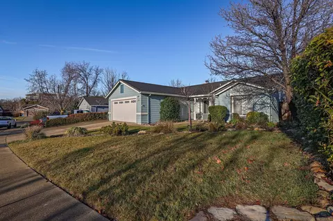 1428 Duck Tail Ct, Redding, CA 96003 photo 4