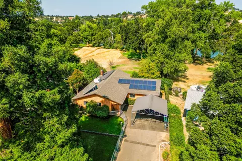 Exterior - 22592 Fisher Rd, Red Bluff, CA 96080 photo 5 of 8