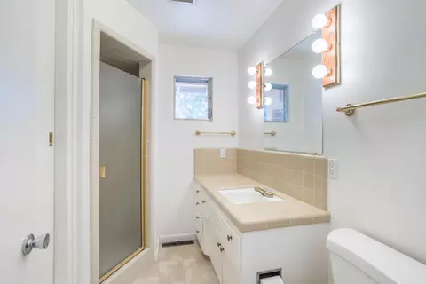 Bath - 22592 Fisher Rd, Red Bluff, CA 96080 photo 3 of 3