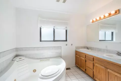 Bath - 22592 Fisher Rd, Red Bluff, CA 96080 photo 1 of 3