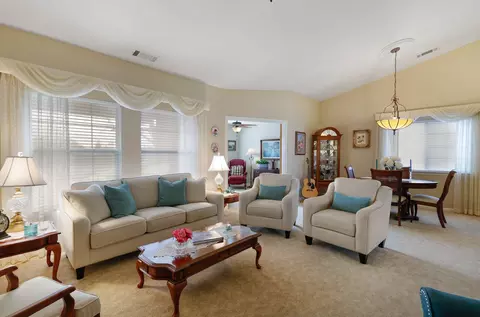 Living - 1974 Wineberry Path, Redding, CA 96003 photo 1 of 5