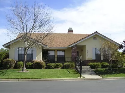 Exterior - 1974 Wineberry Path, Redding, CA 96003 photo 5 of 13