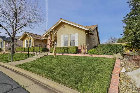 Exterior - 1974 Wineberry Path, Redding, CA 96003 photo 2 of 13