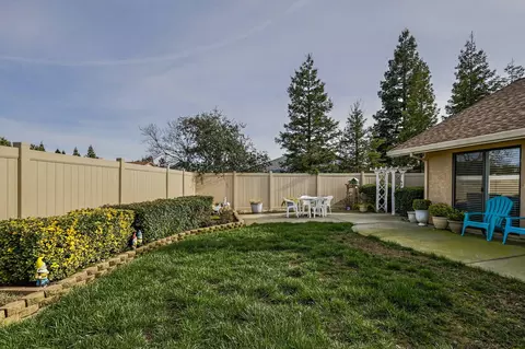 Exterior - 1974 Wineberry Path, Redding, CA 96003 photo 10 of 13